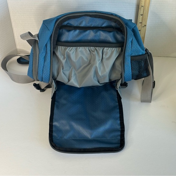 LL Bean Crossbody Outdoor Bag - Picture 10 of 13